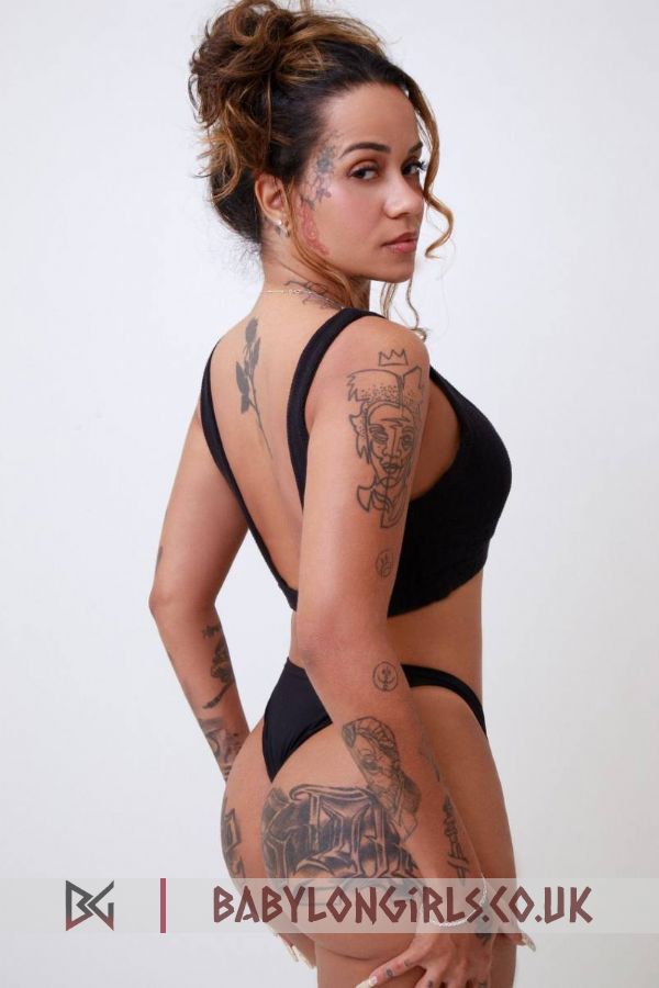Sherida, 34C, titillating brunette 26 yrs