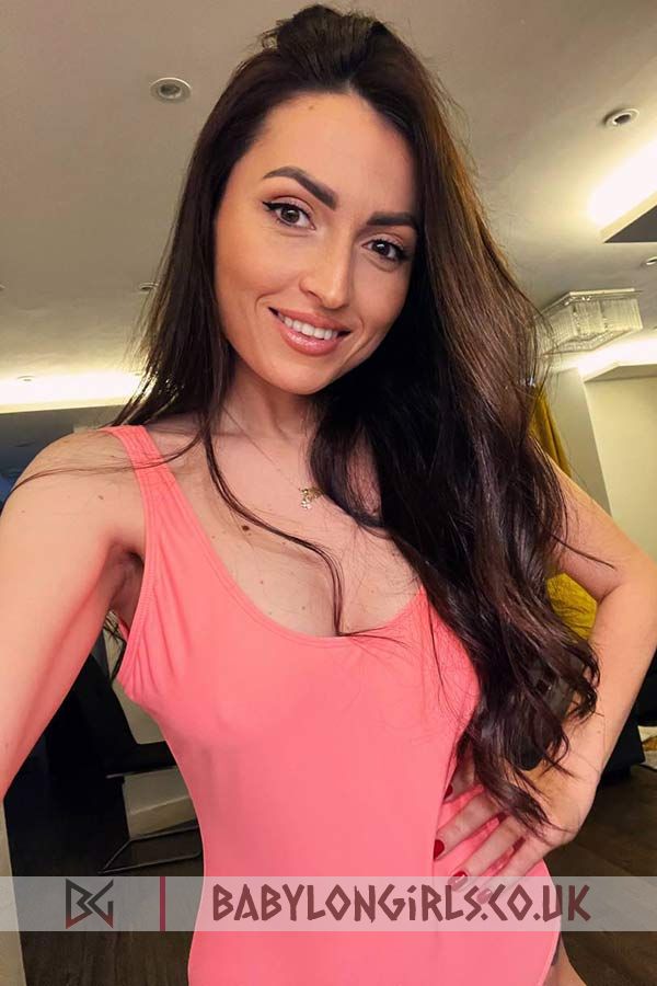 Anabelle, 34D, horny brunette 30 yrs