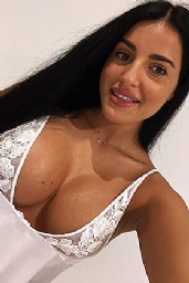Serenity, 32C, admirable brunette 25 yrs